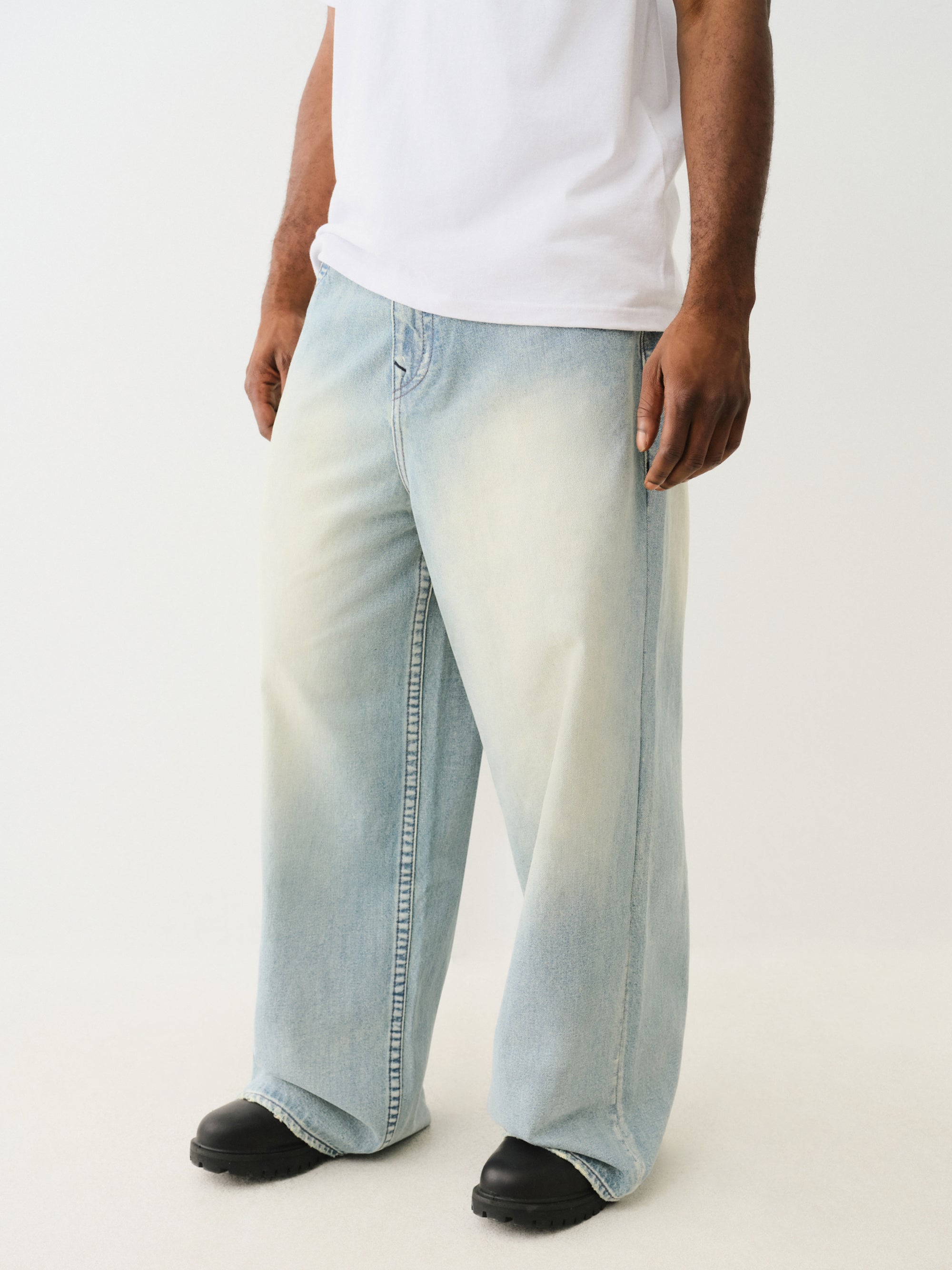 True Religion Mikey Sn Flap Kimmel Rd Light Wash – AL Capone Premium