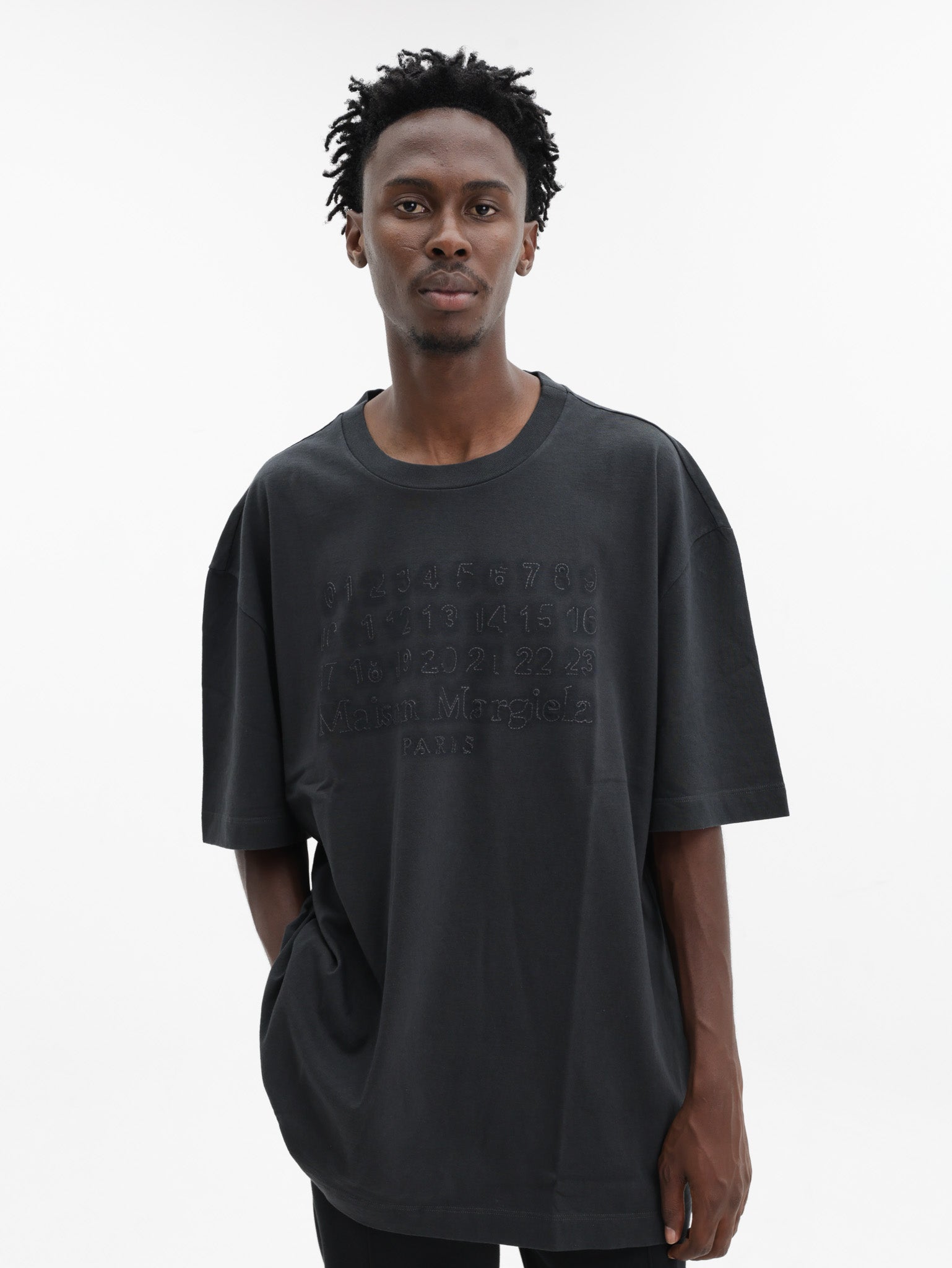 【美品、XL希少！】Maison Margiela T-SHIRT Maison Margiela Embroidered Logo T-Shirt Black - AL Capone Premium