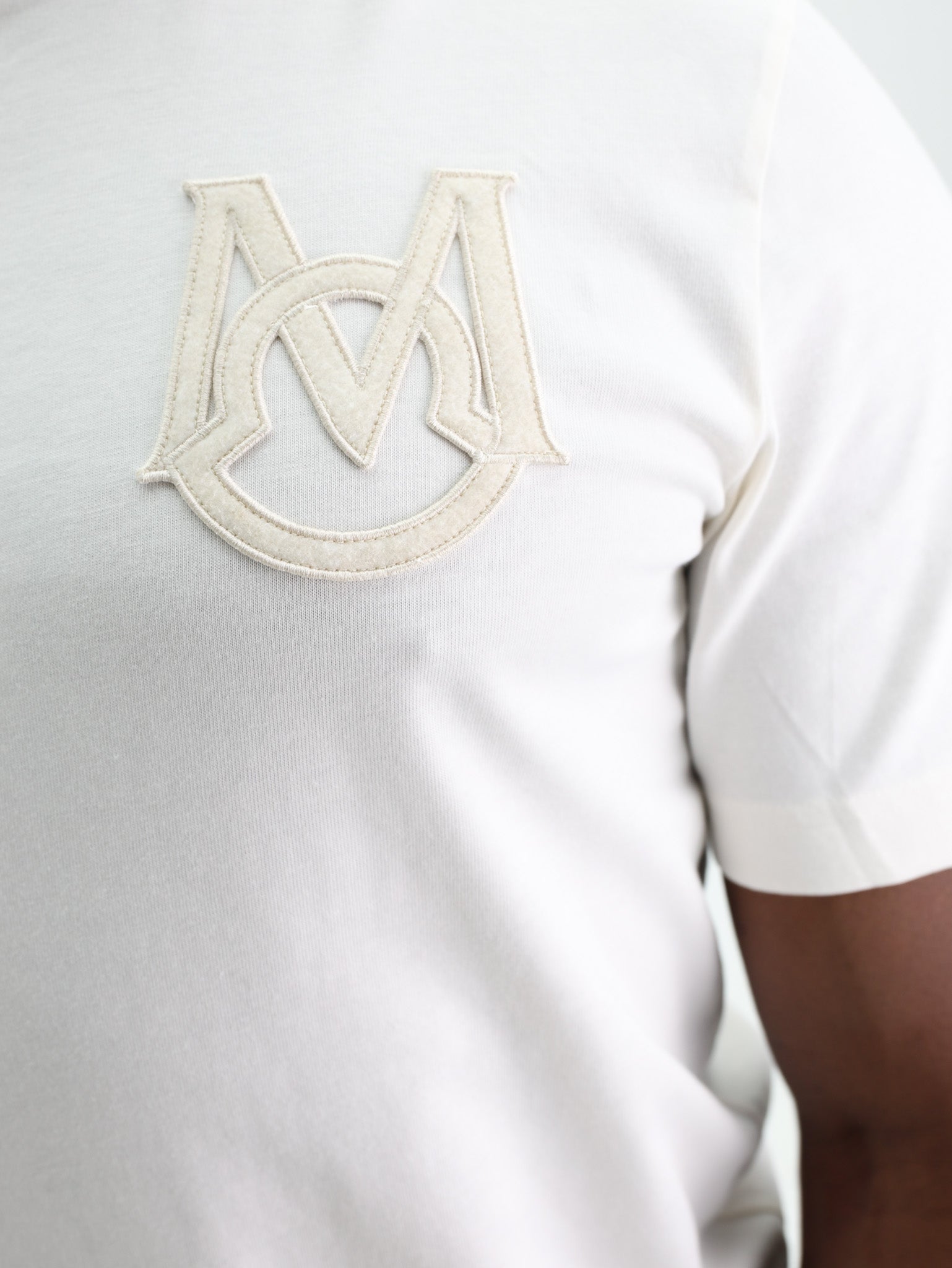 Moncler T-Shirt Logo Off-White - AL Capone Premium