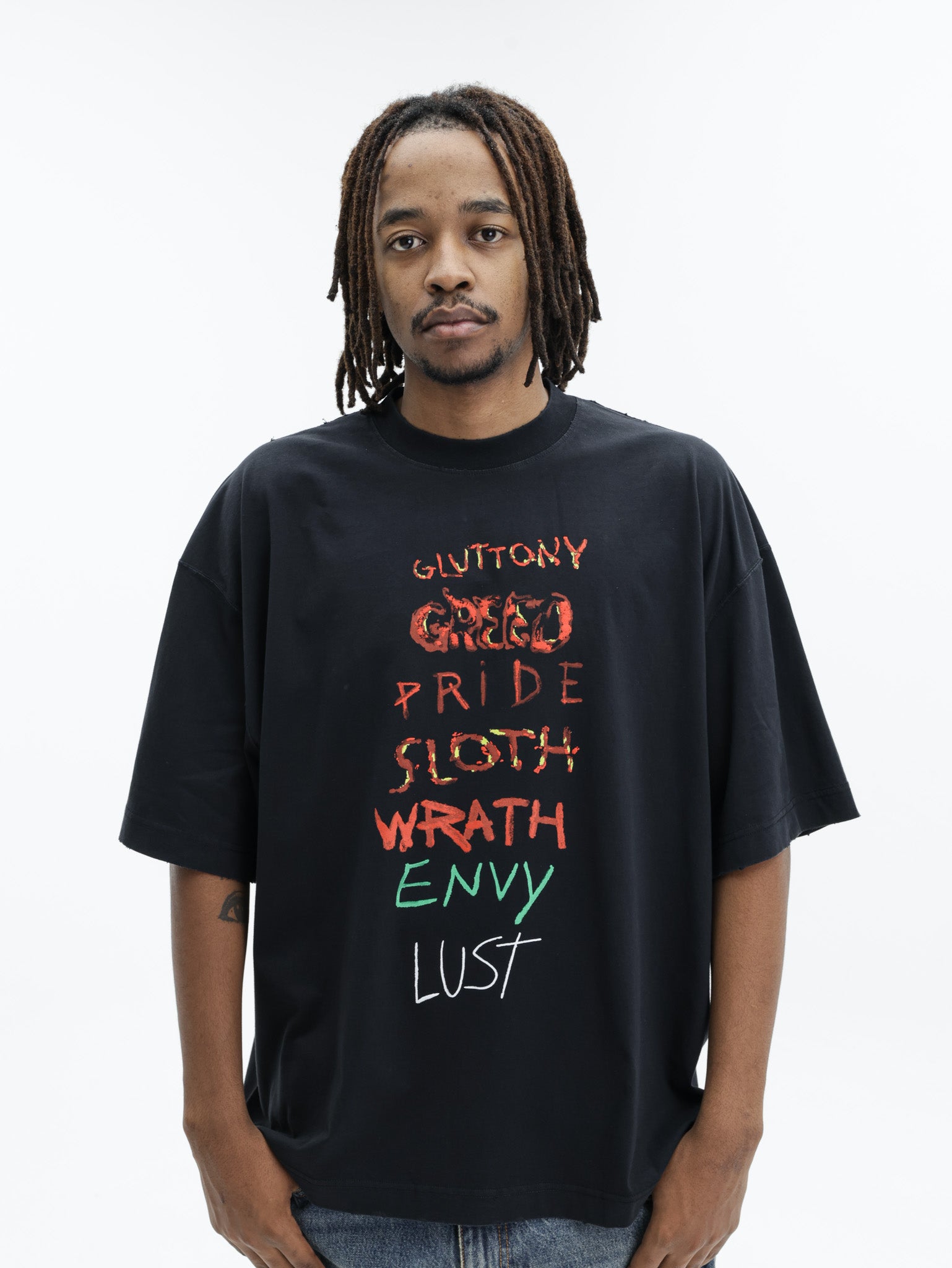 VETEMENTS シャツ　UNISEX Vetements T-Shirt 7 Sins Washed-Out Black - AL Capone Premium