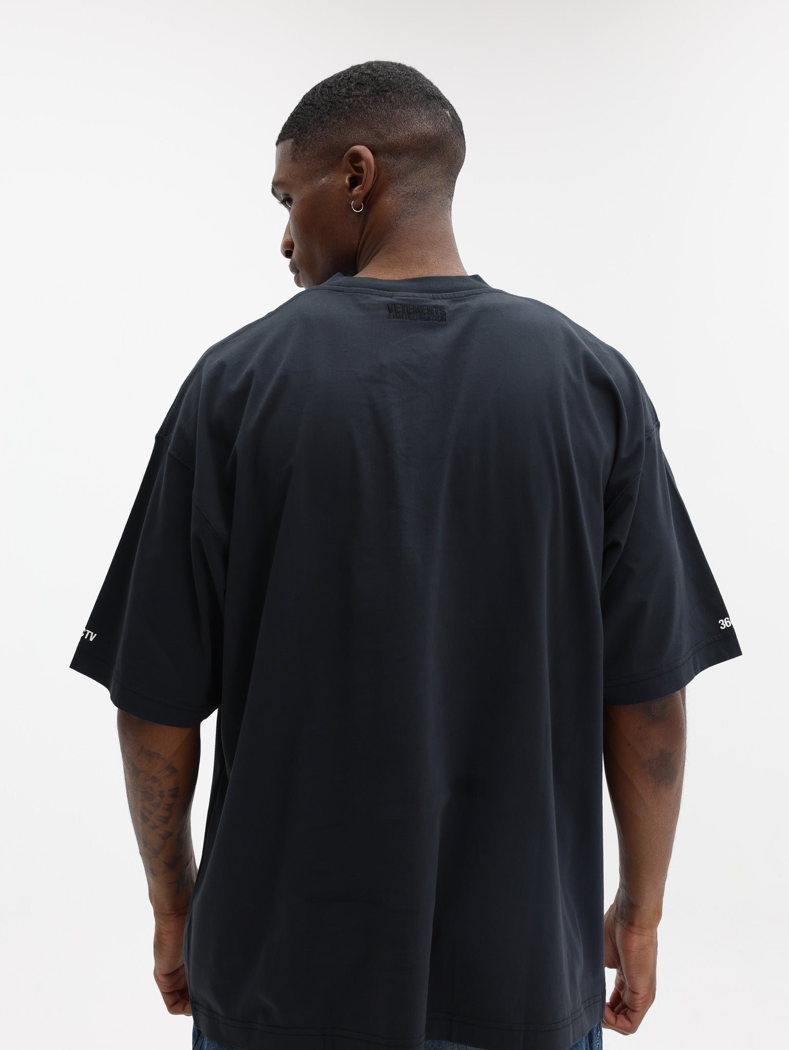 Vetements T-Shirt Cctv Oversized Black - AL Capone Premium
