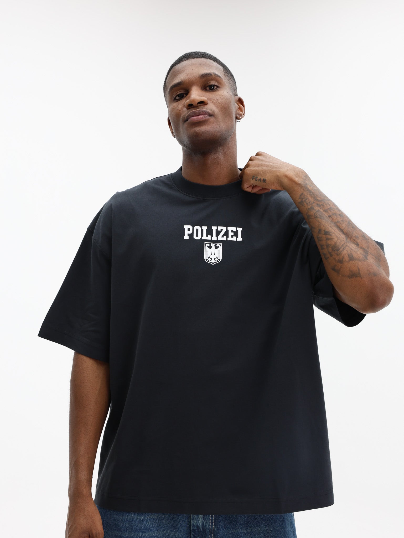 Vetements Tシャツ Vetements T-Shirt Polizei Regular Black - AL Capone Premium