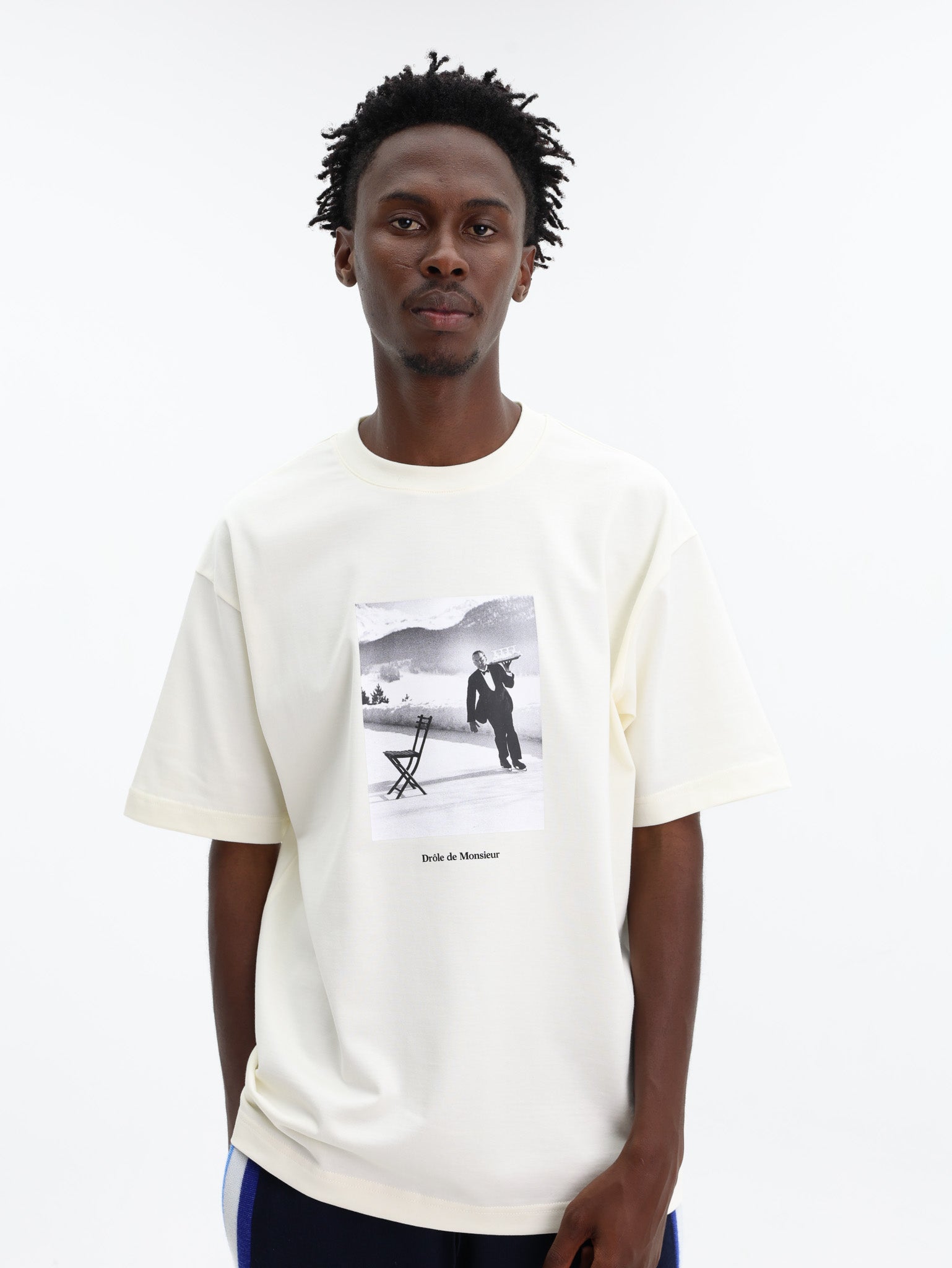 Drole T-Shirt Le T-Shirt Ice Skating Waiter Off White - AL Capone
