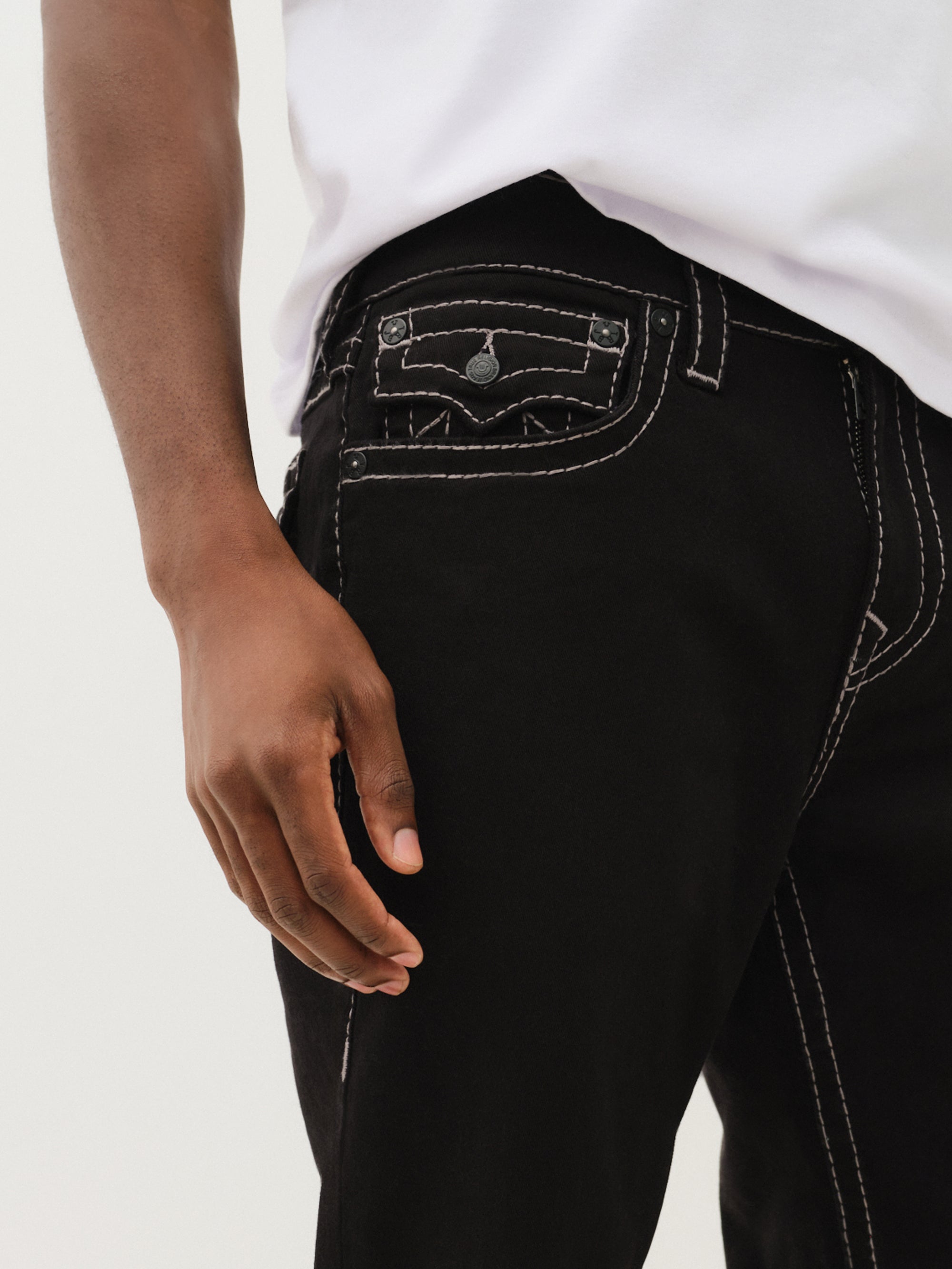 True Religion Ricky Flap Big T 34in 2sb Body Rinse Black – AL