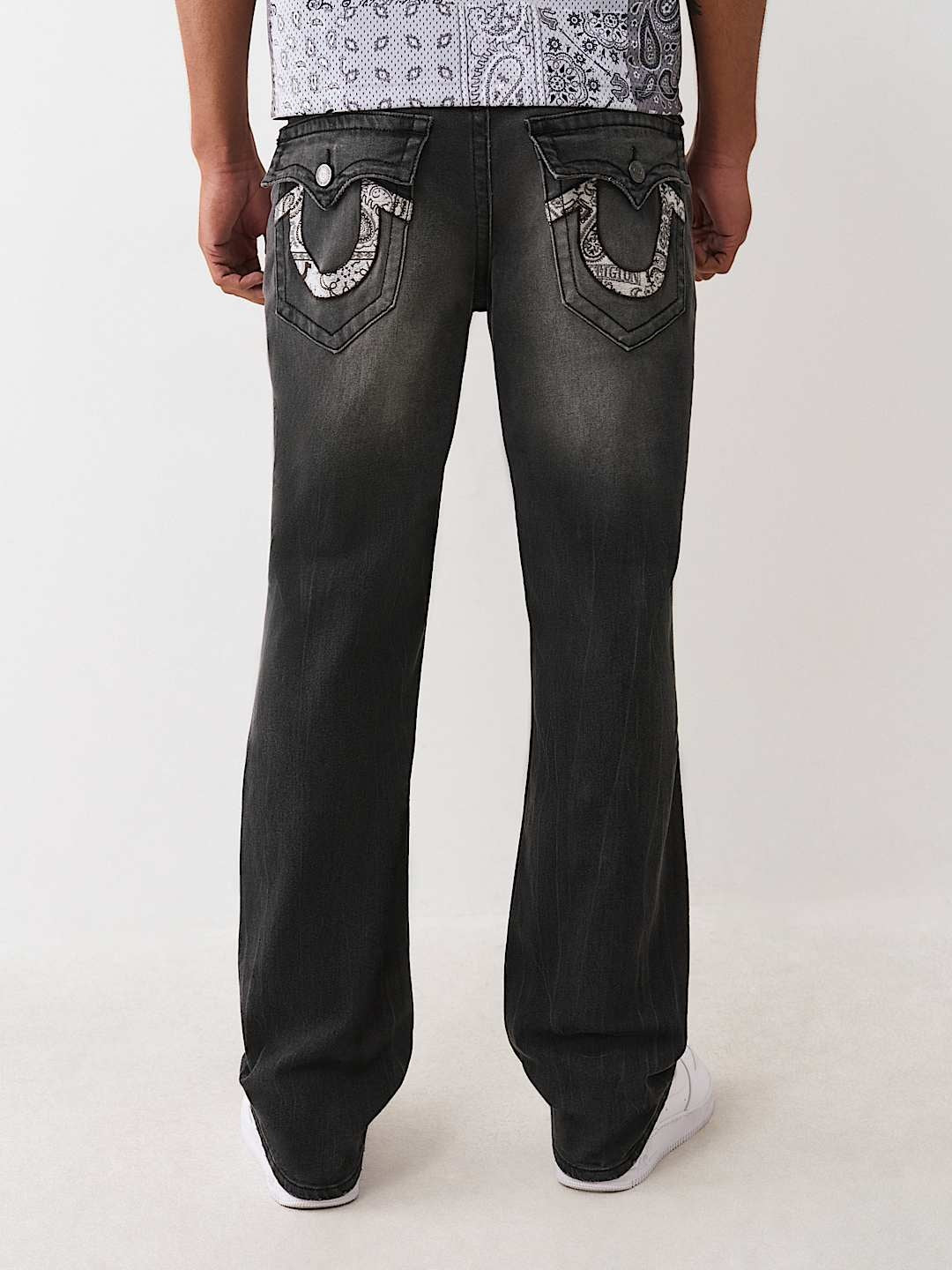 True Religion Jeans Ricky Sn Nf Embr Bndna Hs 34In Compass Trail Black true-religion-jeans-ricky-sn-nf-embr-bndna-hs-34in-compass-trail-black