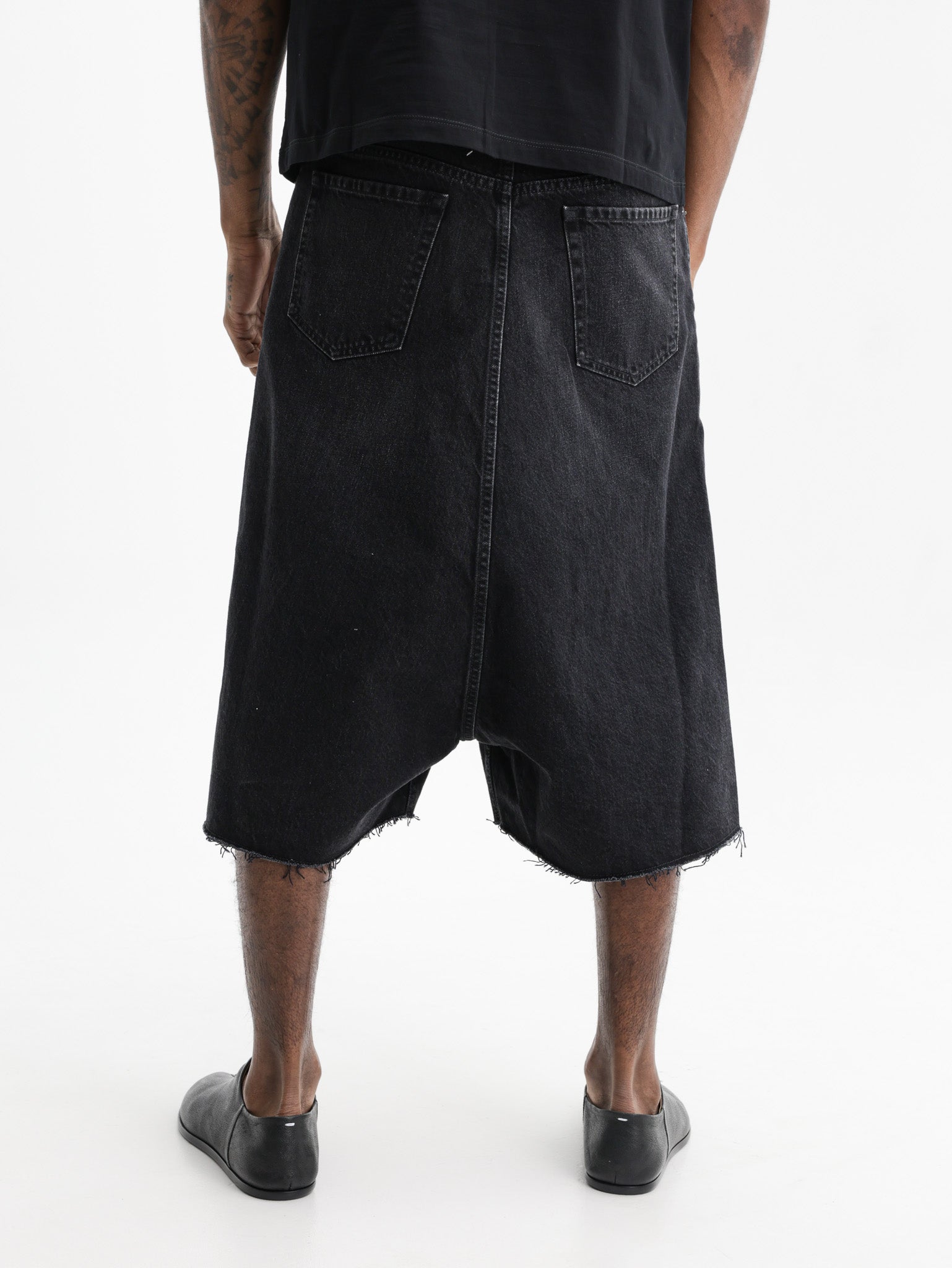 Maison Margiela Shorts Loose Thread Denim Black