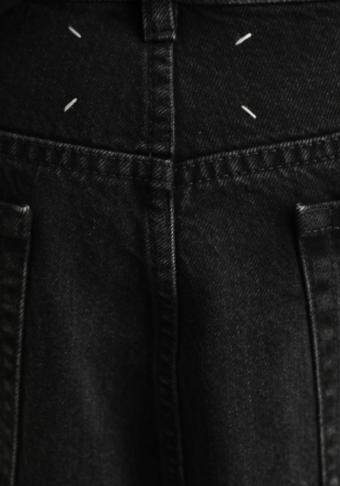 Maison Margiela Shorts Loose Thread Denim Black