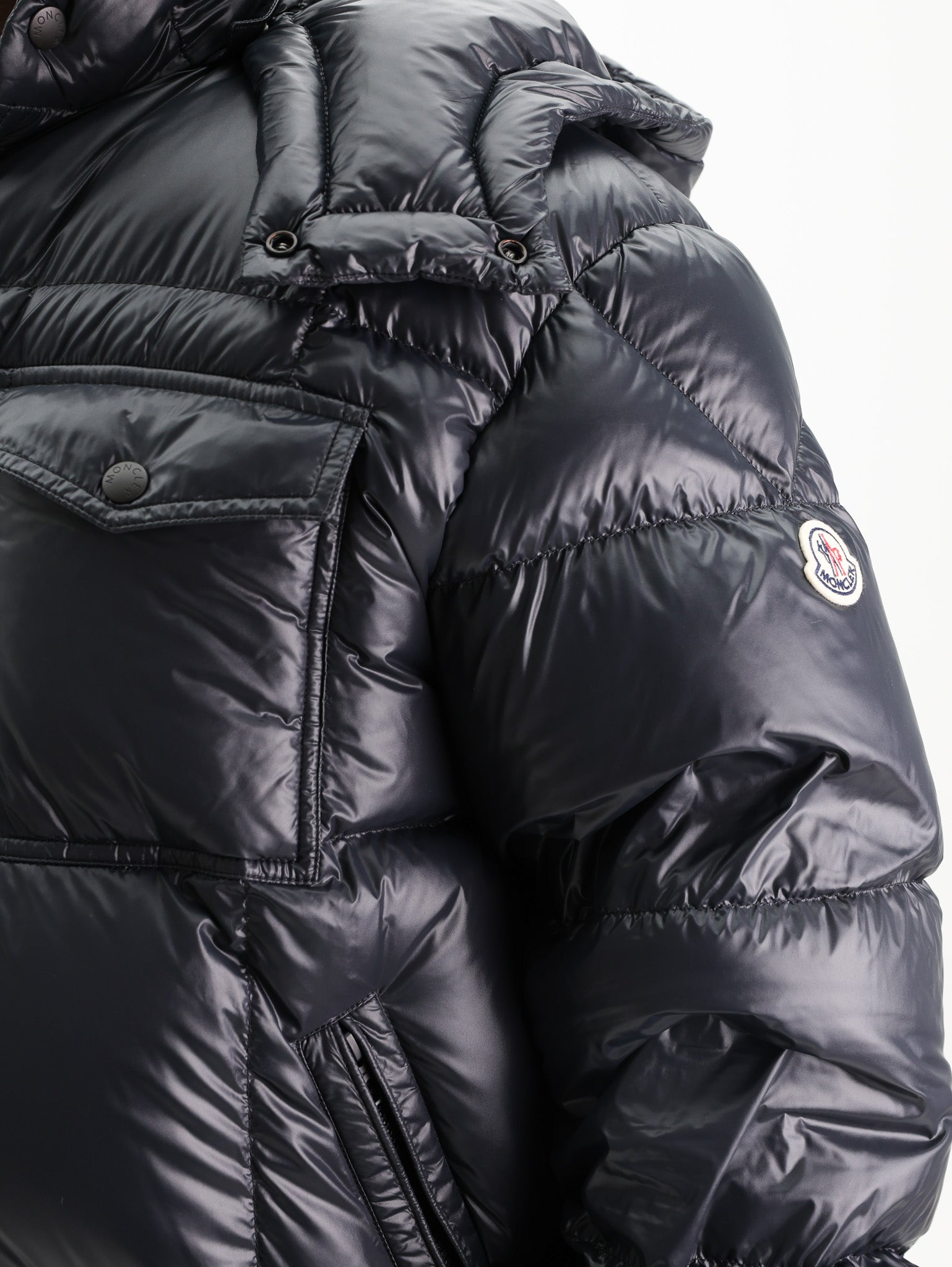 Moncler Jacket Serfanto Puffer Logo Black - AL Capone Premium