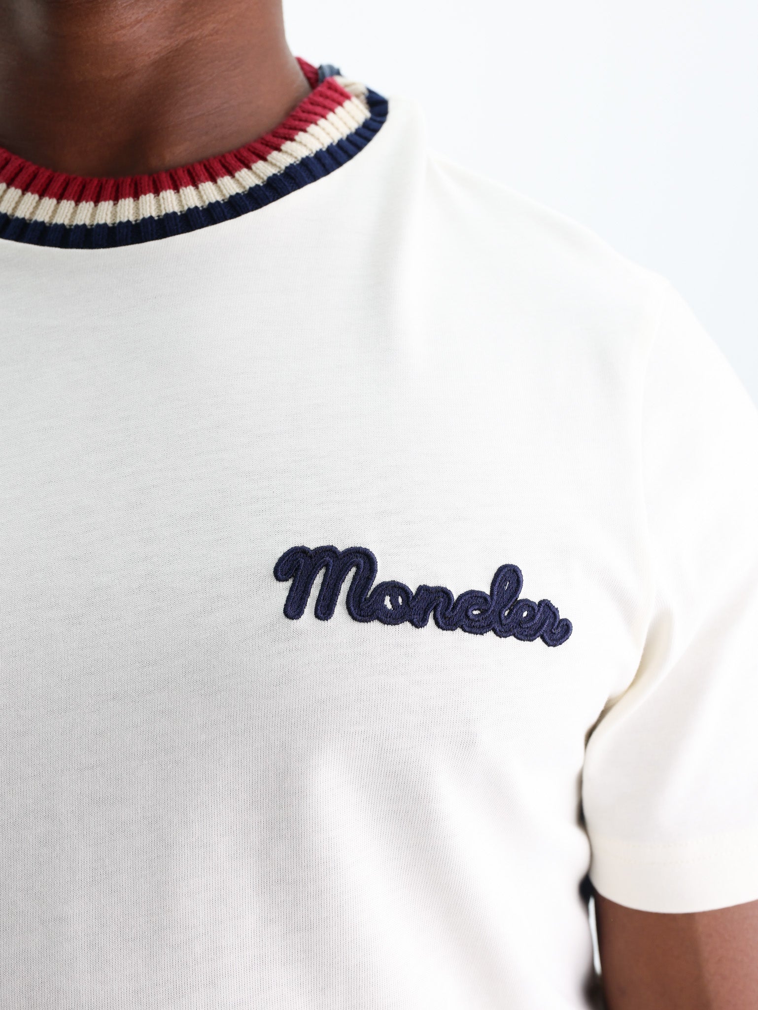 Moncler T-Shirt Logo Off-White - AL Capone Premium