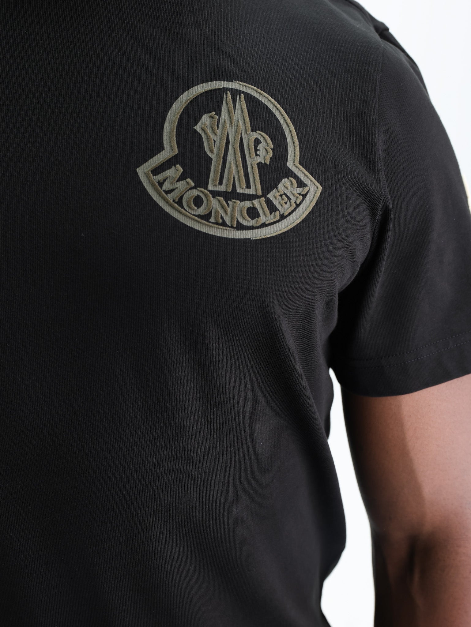 Moncler T-Shirt Logo Black - AL Capone Premium