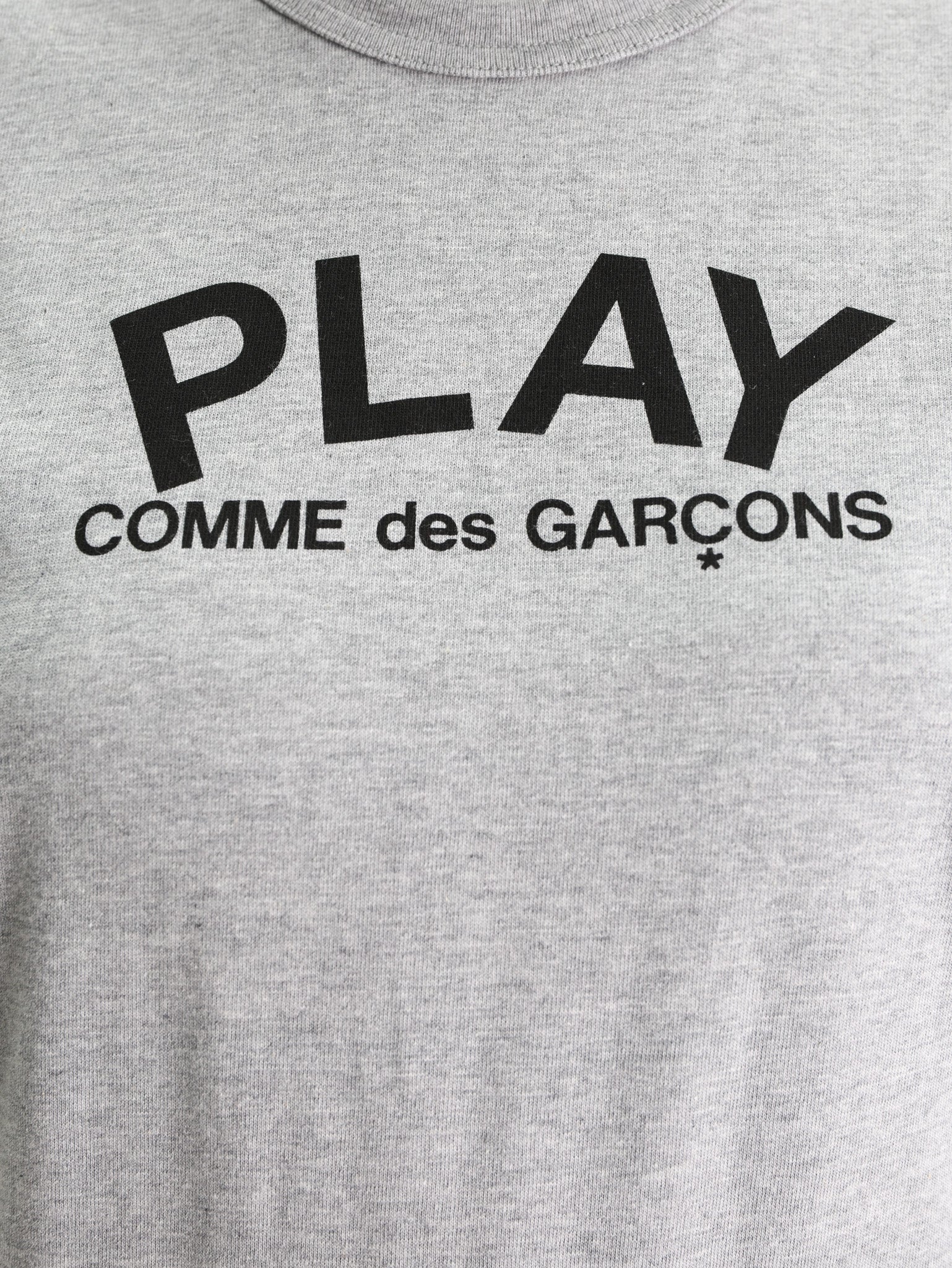 Comme Des Garcons T-Shirt Play Small Text Grey - AL Capone Premium