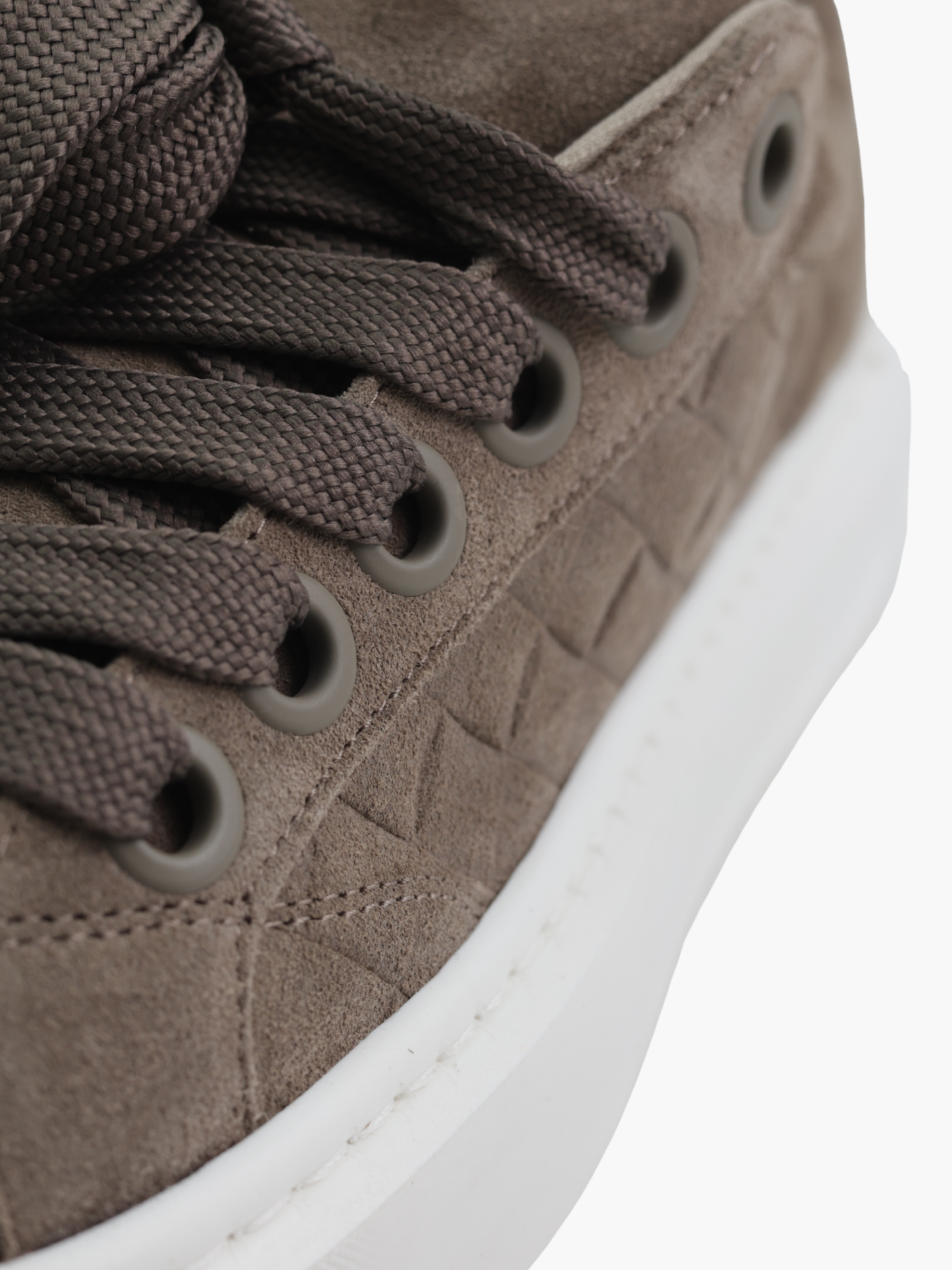Cleens Sneaker C50 Suede White Sole Chocolate Brown