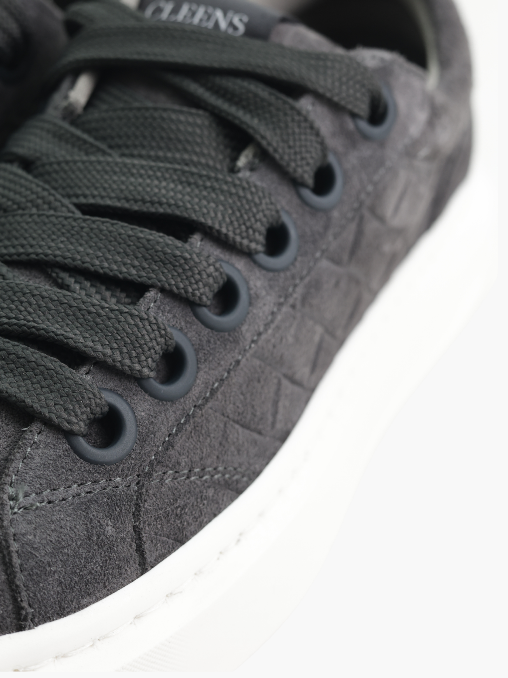 Cleens Sneaker C52 Suede White Sole Charcoal