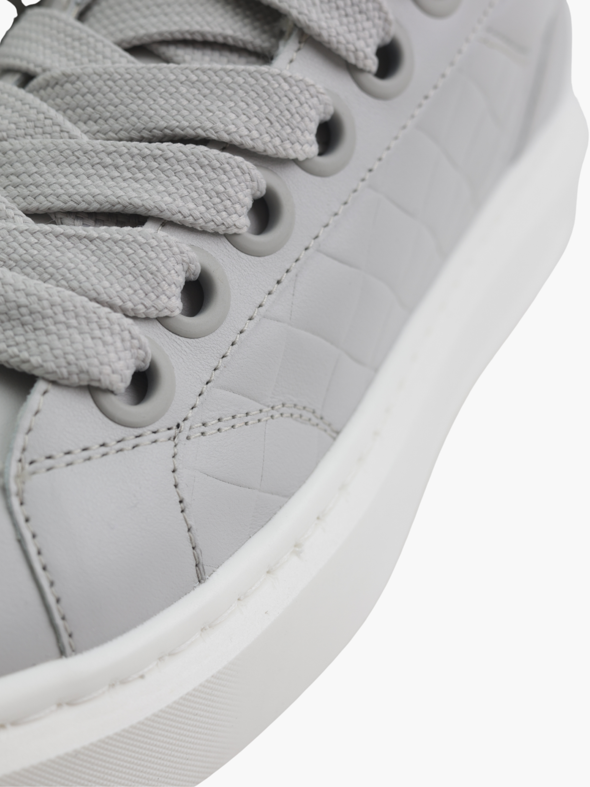 Cleens Sneaker C47 Leather White Sole Grey